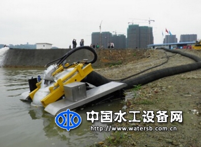 “龍吸水”1000 遠(yuǎn)程控制履帶式移動泵站